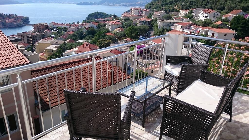 Apartments Vukovic Свети Стефан Екстериор снимка