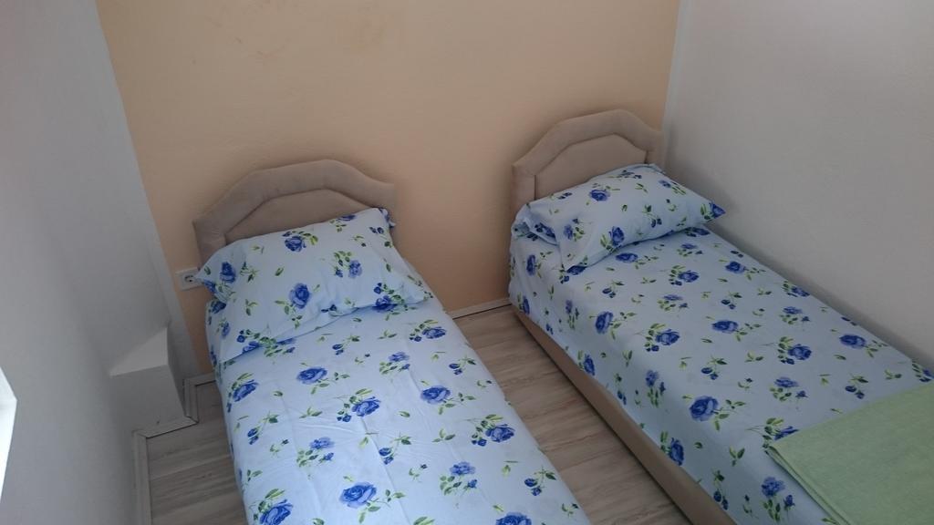 Apartments Vukovic Свети Стефан Екстериор снимка