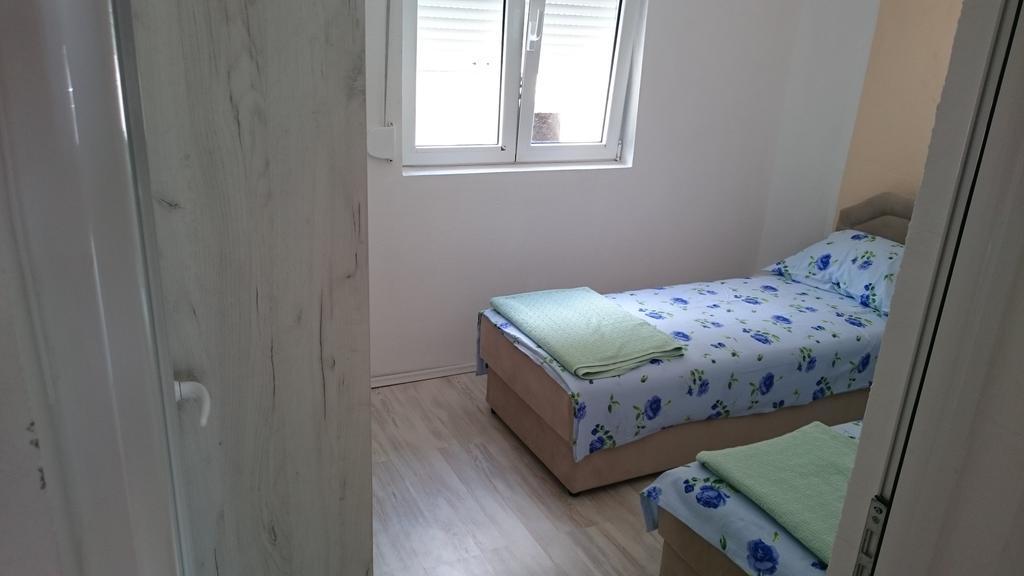 Apartments Vukovic Свети Стефан Екстериор снимка