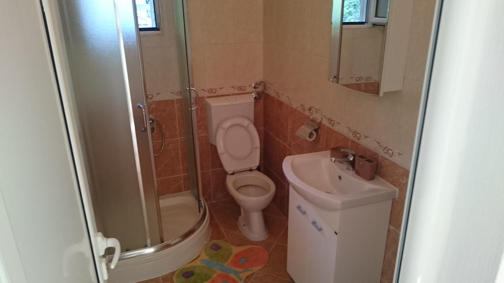 Apartments Vukovic Свети Стефан Екстериор снимка