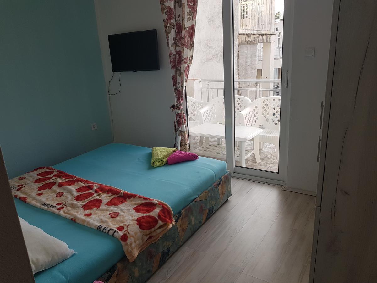 Apartments Vukovic Свети Стефан Екстериор снимка