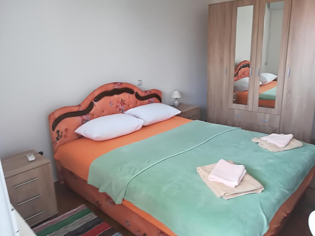 Apartments Vukovic Свети Стефан Екстериор снимка
