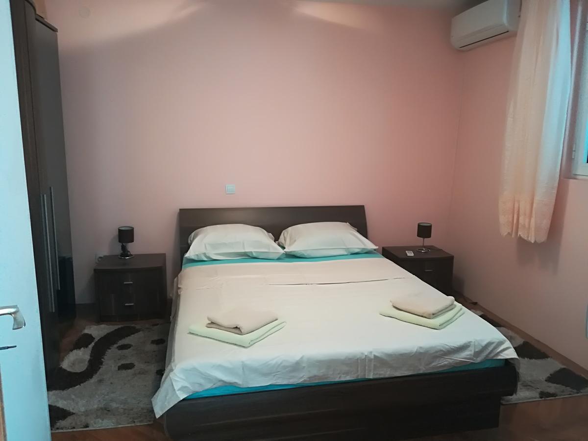 Apartments Vukovic Свети Стефан Екстериор снимка